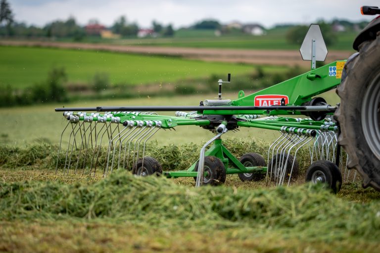 zgrabiarka zgrabiarka do siana zgrabiarka dwukaruzelowa